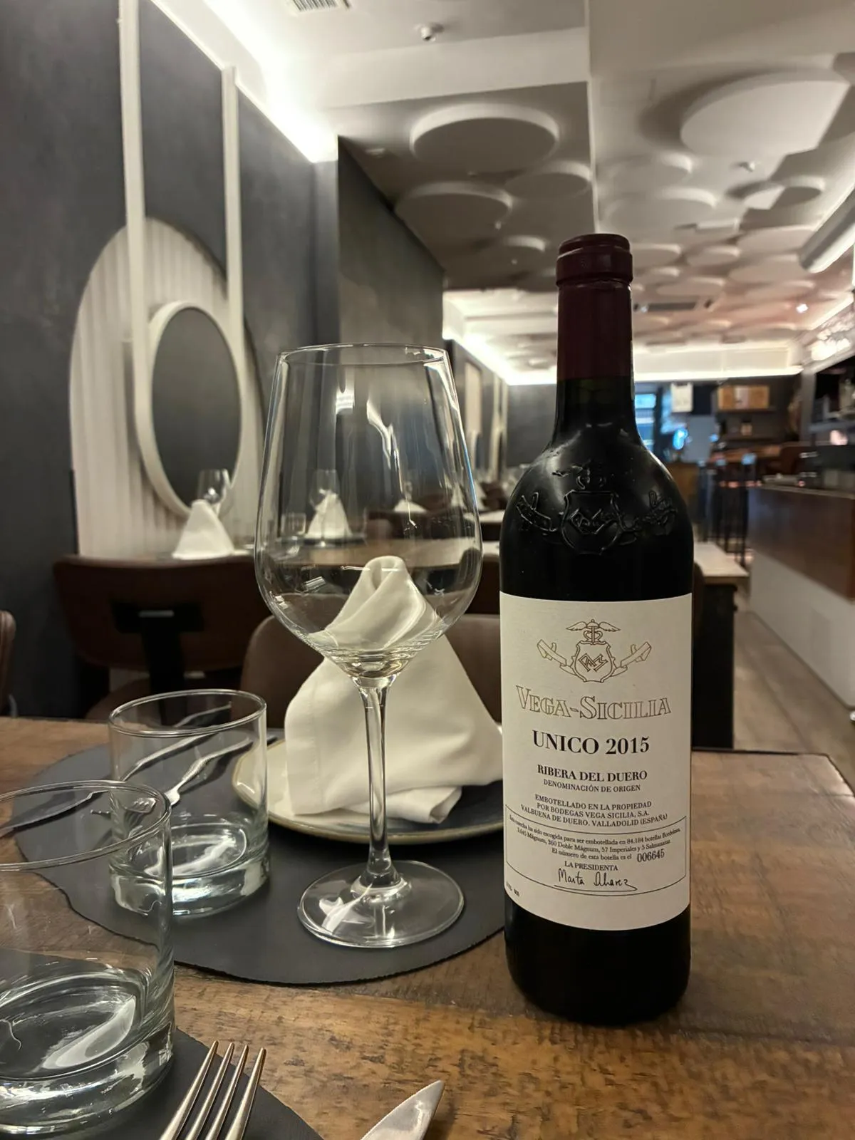 Botella de vino de la carta de Moreno